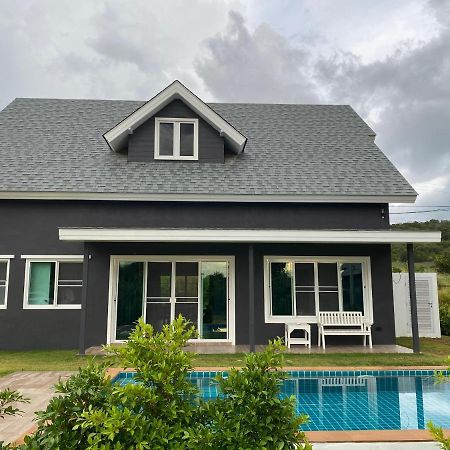 The Barn Hua Hin Hotel Khautau Kültér fotó
