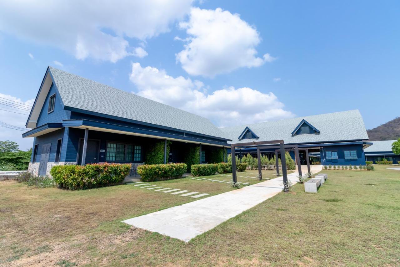 The Barn Hua Hin Hotel Khautau Kültér fotó